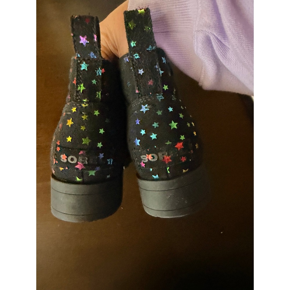 Sorel Kids Emelie Chelsea Boots Black Suede Rainbow Foil Stars NY3880-010 Size 5 - Picture 3 of 7